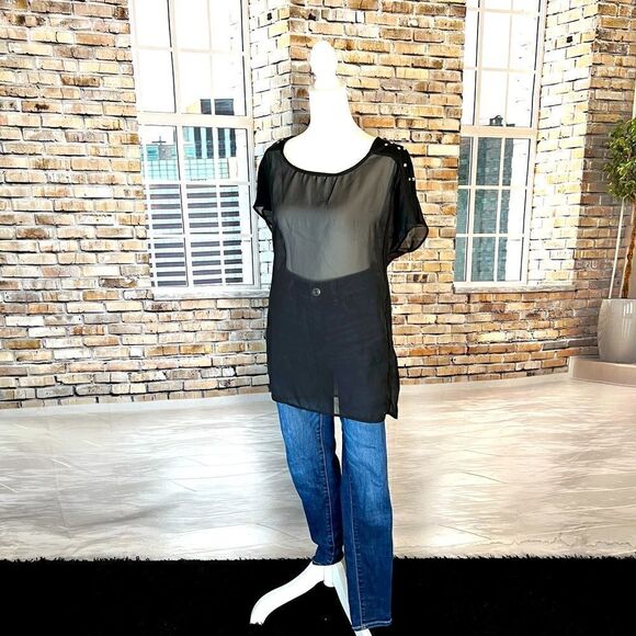 Daytrip Tops - Sheer top